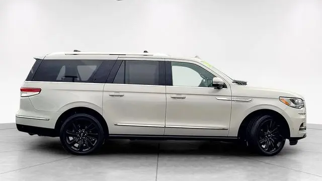 2023 Lincoln Navigator L Reserve