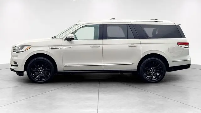 2023 Lincoln Navigator L Reserve