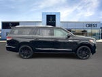 2023 Navigator L Thumbnail 2