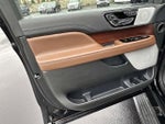 2023 Navigator L Thumbnail 13