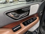 2023 Navigator L Thumbnail 14