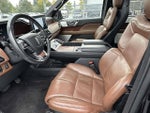 2023 Navigator L Thumbnail 15
