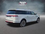 2023 Navigator L Thumbnail 5