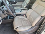 2023 Navigator L Thumbnail 17