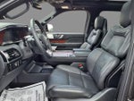 2024 Navigator L Thumbnail 4