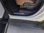 2024 Navigator L Thumbnail 8