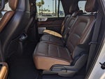2024 Navigator L Thumbnail 9
