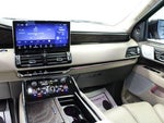2024 Navigator L Thumbnail 19