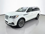 2024 Navigator L Thumbnail 3