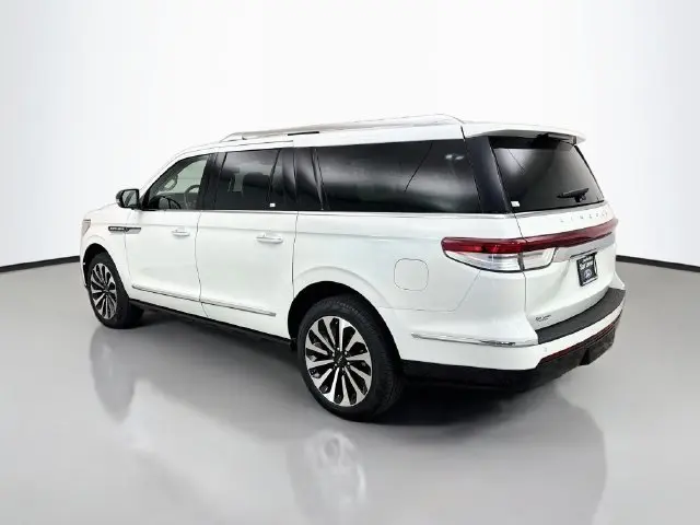 2024 Lincoln Navigator - $65,212