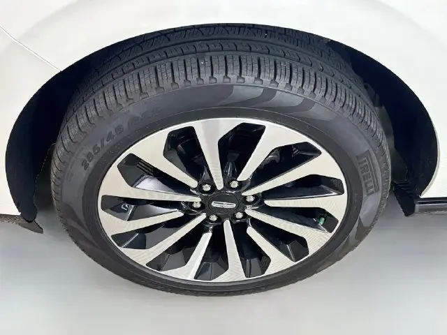 2024 Lincoln Navigator - $65,212