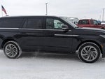2025 Navigator L Thumbnail 2