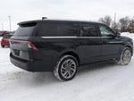 2025 Navigator L Thumbnail 3