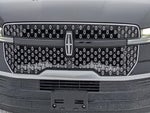 2025 Navigator L Thumbnail 9