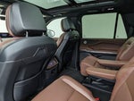 2025 Navigator L Thumbnail 38