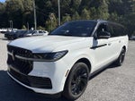 2025 Navigator L Thumbnail 7
