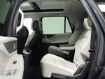 2025 Navigator L Thumbnail 12