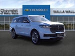 2025 Navigator L Thumbnail 1