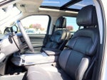 2025 Navigator L Thumbnail 15
