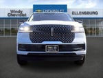 2025 Navigator L Thumbnail 2