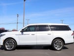 2025 Navigator L Thumbnail 4