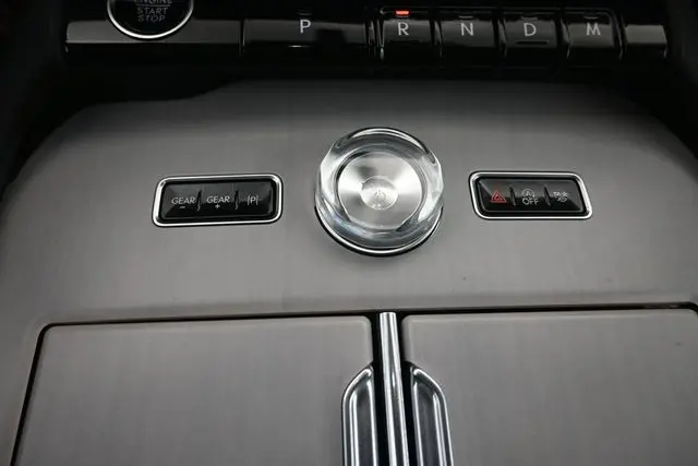 2025 Lincoln Navigator - $81,999