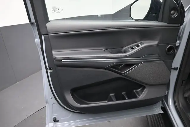 2025 Lincoln Navigator - $81,999