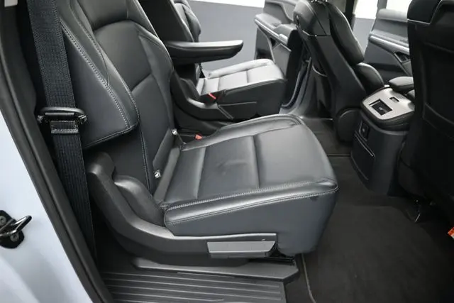 2025 Lincoln Navigator - $81,999