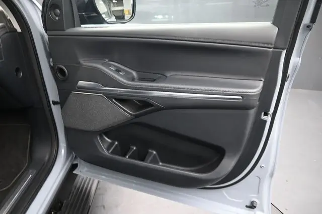 2025 Lincoln Navigator - $81,999