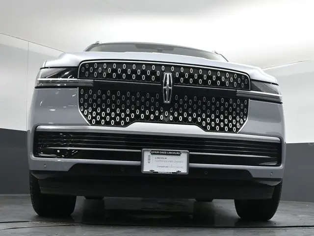 2025 Lincoln Navigator - $81,999