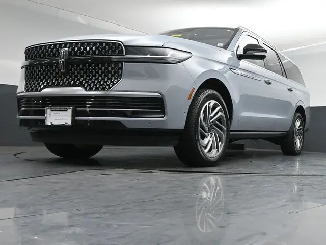 2025 Lincoln Navigator - $81,999
