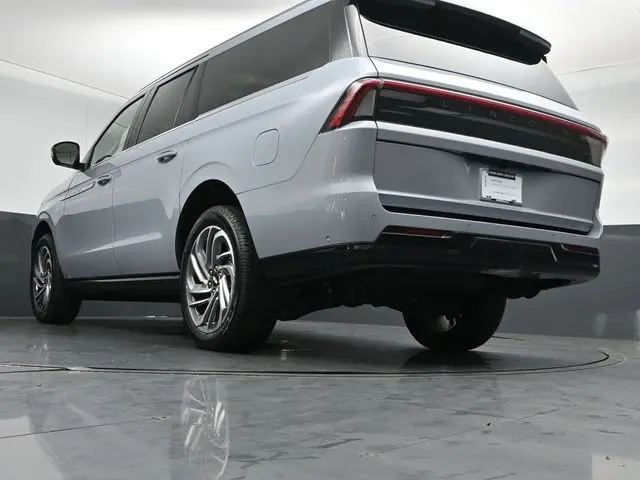 2025 Lincoln Navigator - $81,999
