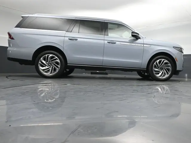 2025 Lincoln Navigator - $81,999