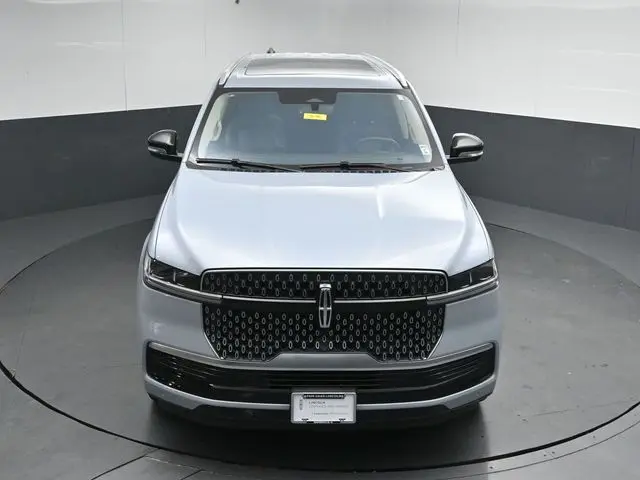 2025 Lincoln Navigator - $81,999