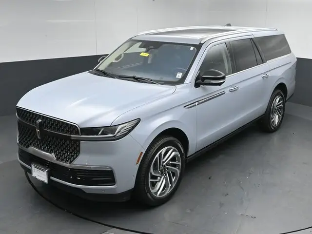 2025 Lincoln Navigator - $81,999