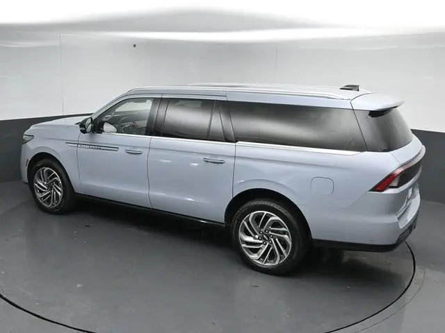 2025 Lincoln Navigator - $81,999
