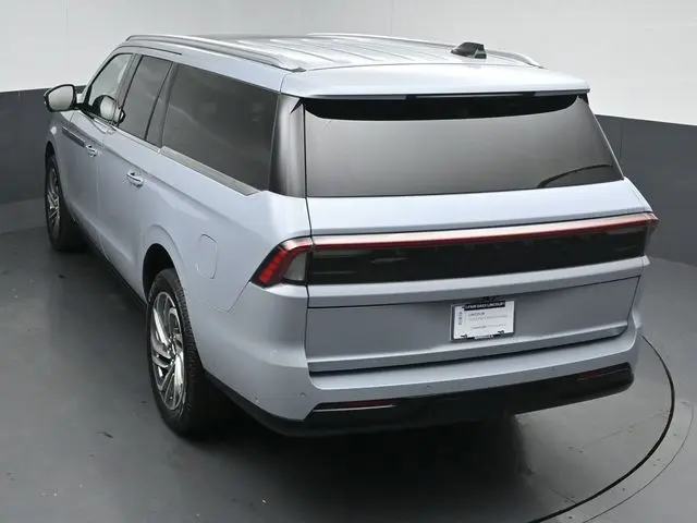 2025 Lincoln Navigator - $81,999