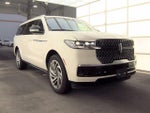 2025 Navigator L Thumbnail 3