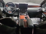 2023 Navigator L Thumbnail 2