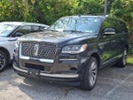 2023 Navigator L Thumbnail 3