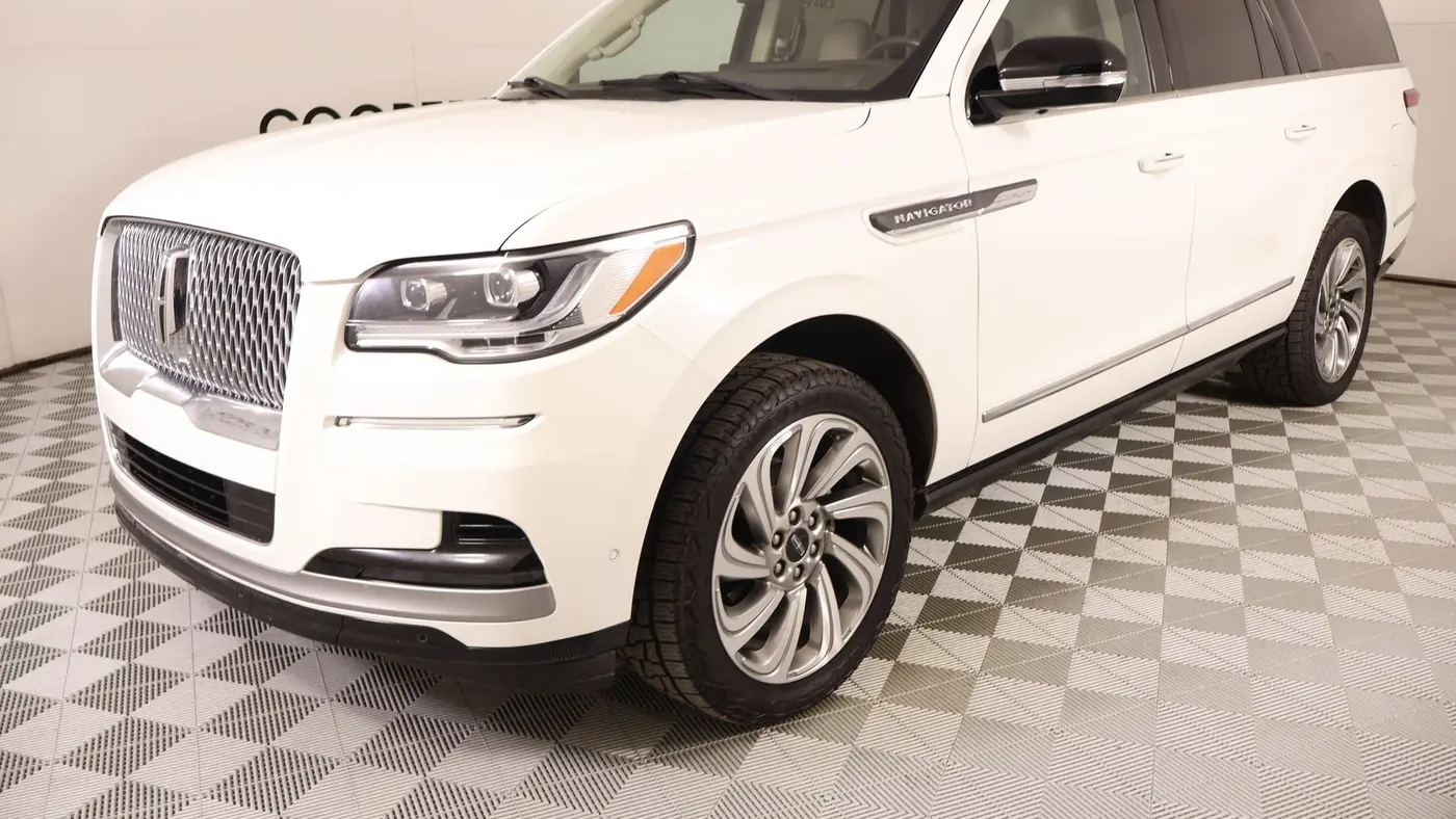 2023 Lincoln Navigator L Reserve