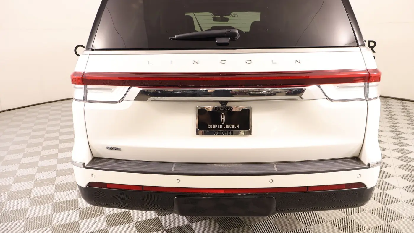 2023 Lincoln Navigator L Reserve