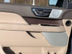 2023 Navigator L Thumbnail 13