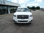 2024 Navigator L Thumbnail 2