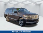 2024 Navigator L Thumbnail 1