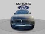 2025 Navigator L Thumbnail 2