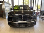 2025 Navigator L Thumbnail 2