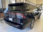 2025 Navigator L Thumbnail 5
