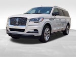 2023 Navigator L Thumbnail 4