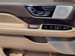 2023 Navigator L Thumbnail 11